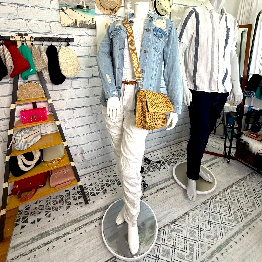 Woven Tan crossbody/purse with Aztec printed strap - Picture 3 of 12